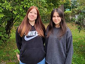 Mittelstufensprecherinnen: Élodie Drouet und Rose Wiesner